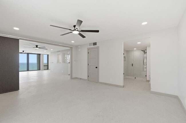Building Photo - 5460 N Ocean Dr