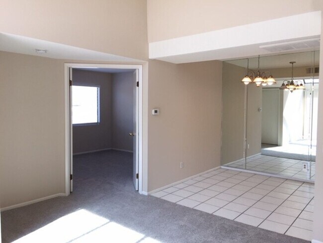 Building Photo - 25761 Le Parc