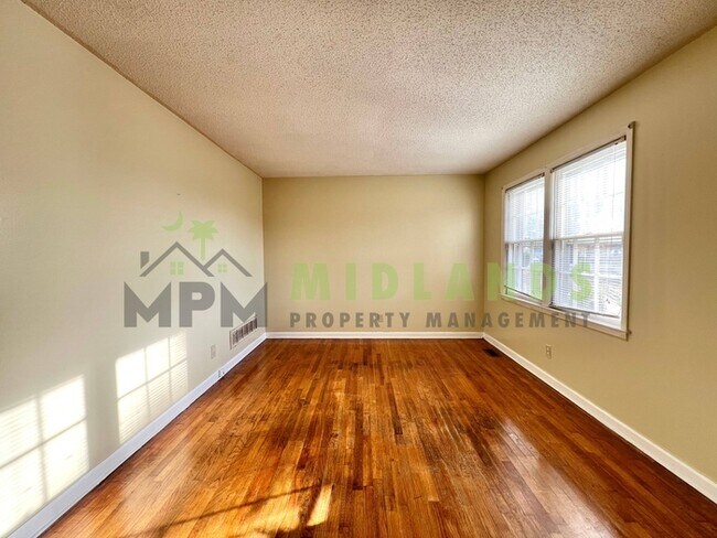 Building Photo - 1217 Faraway Dr