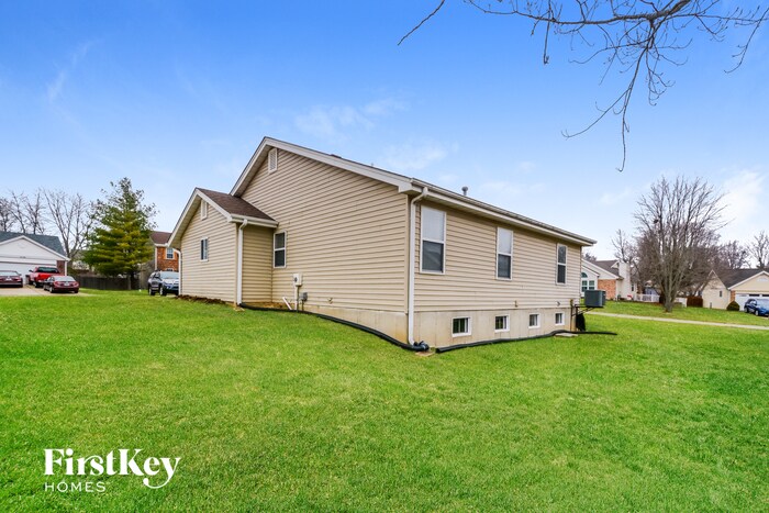 Building Photo - 1121 Running Waters Dr