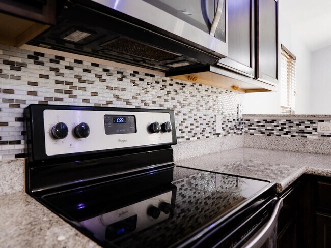 Building Photo - 8261 Sierra St