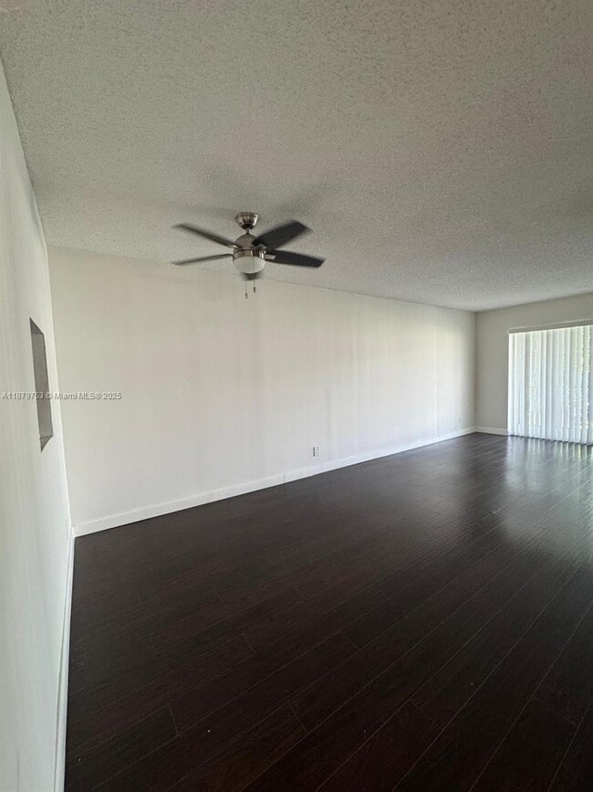 Building Photo - 8010 N Colony Cir