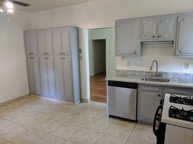Building Photo - 5544 Fair Oaks St
