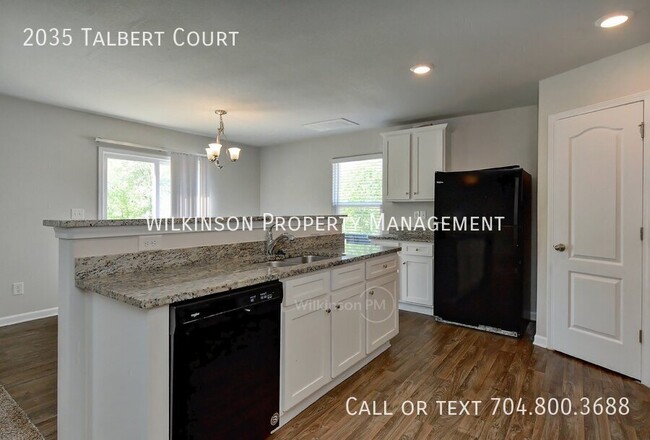 Building Photo - 2035 Talbert Ct