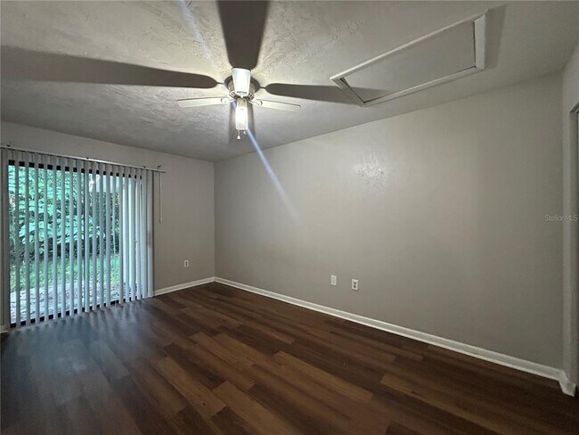 Building Photo - 7401 SW 42nd Pl