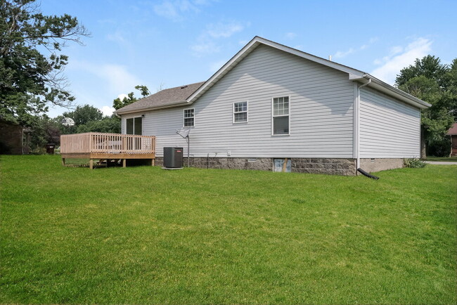 Building Photo - 127 Agin Way