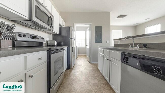 Building Photo - 6460 Chelsea Glen Dr