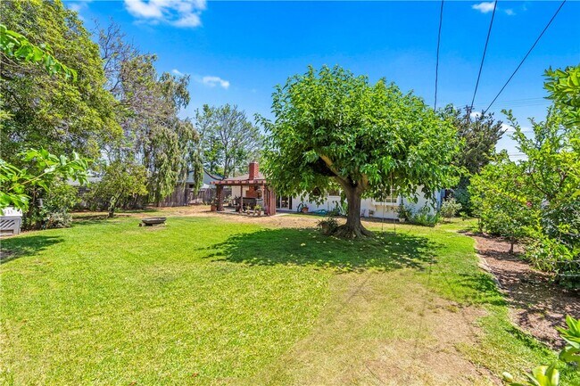Building Photo - 1281 La Colina Dr