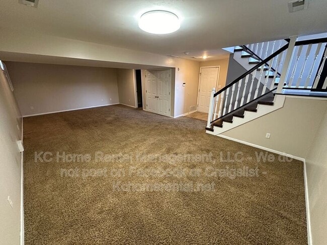 Building Photo - 625 NW Rosaceae Dr