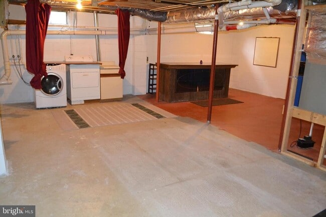 Building Photo - 210 Royal Grant Way