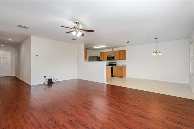 Building Photo - 12801 Skeeter Ln