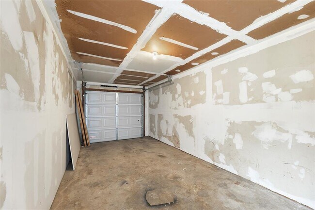 Building Photo - 2107 Conestoga Trail