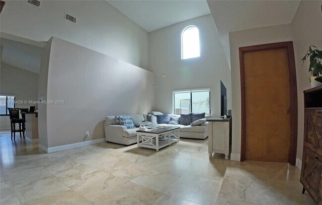 Building Photo - 14721 SW 113th Ln