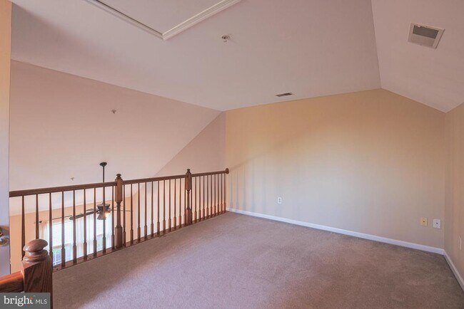 Building Photo - 9300 Summit View Way