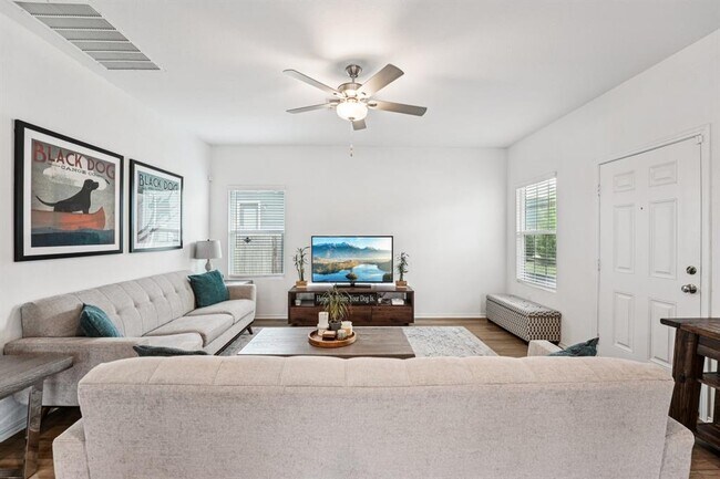 Building Photo - 6013 Eden Dr