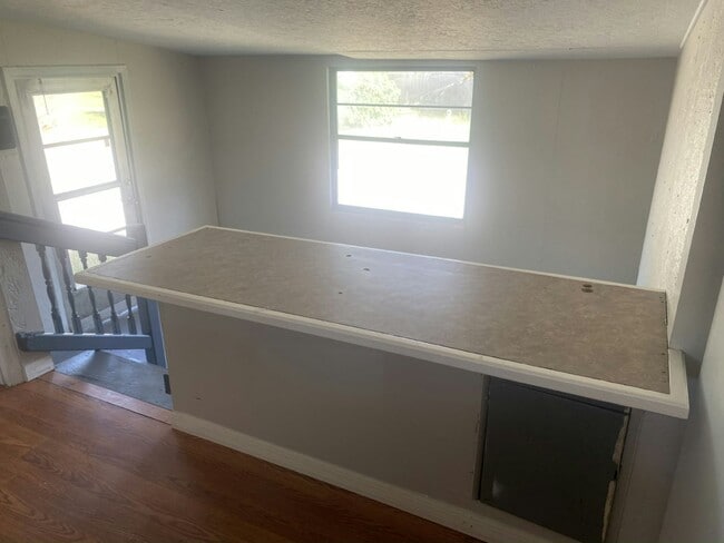 Building Photo - 19 Circle Dr