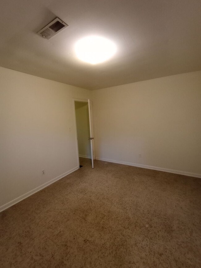 Building Photo - 936 Fortwood St