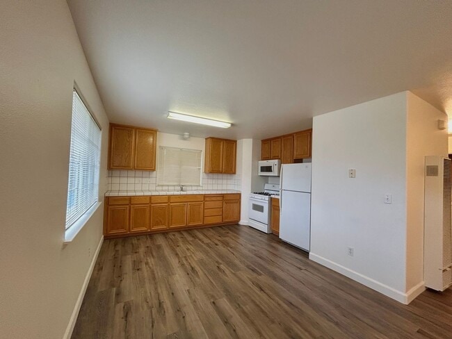 Building Photo - 1206 West St