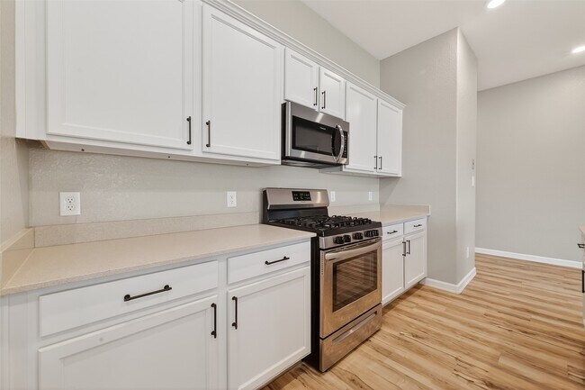 Building Photo - 5403 Tourmaline Wy