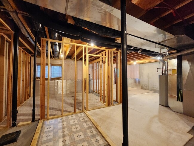 Building Photo - 13667 Couchtown Ave