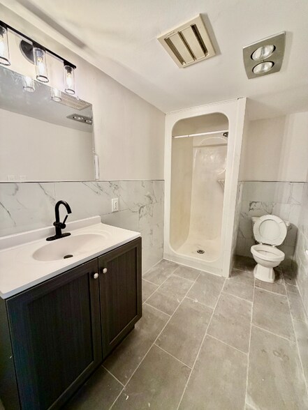 Building Photo - 3620 42nd Pl