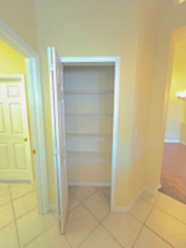 Building Photo - 691 Lakeworth Cir