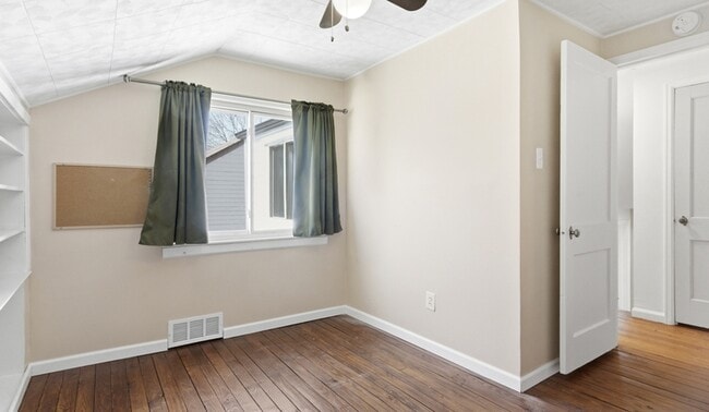 Building Photo - 2116 Michigan Blvd