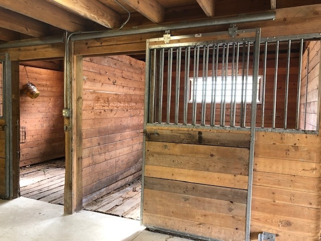 Building Photo - 14935 W Old School Rd