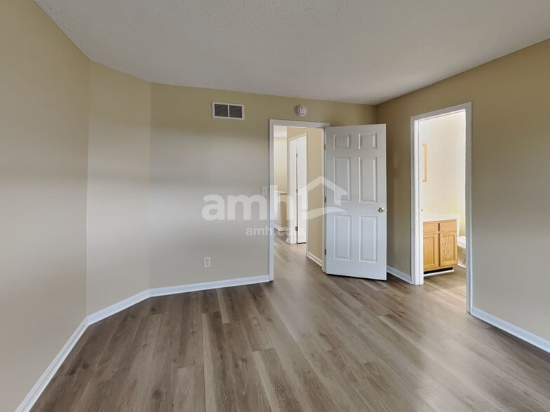 Building Photo - 563 Tupelo Dr