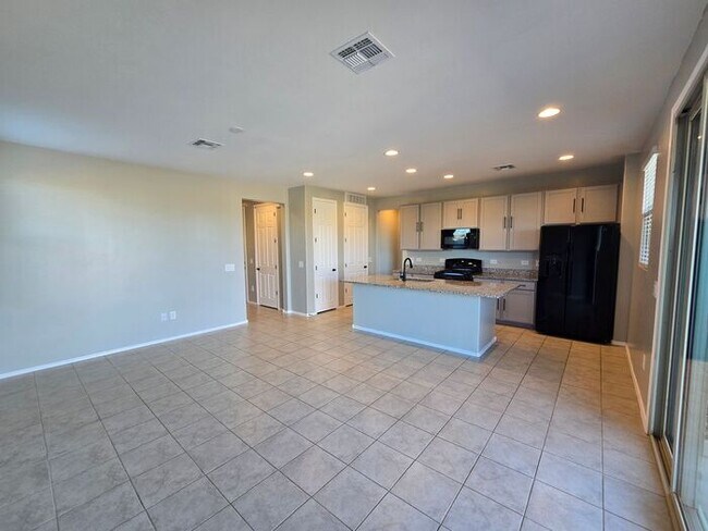 Building Photo - MOVE IN SPECIAL!! 3 Bedroom/ 2 Bath Red Rock Oasis