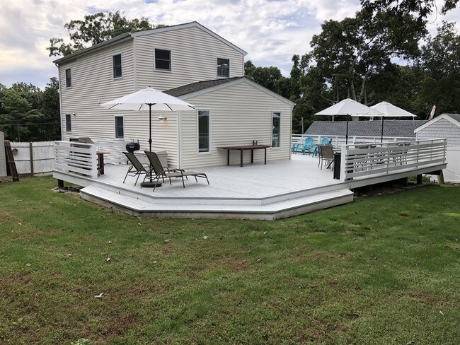 Building Photo - 30 Point Breeze Dr