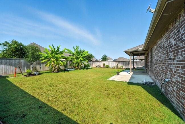 Building Photo - 15011 Old Horseshoe Lake Dr