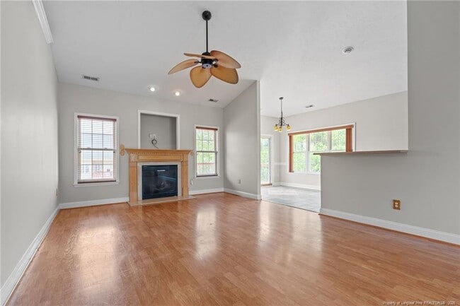 Building Photo - 109 Canyon Ct