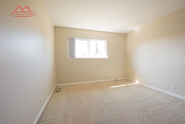Building Photo - 1355 Sage Hen Way