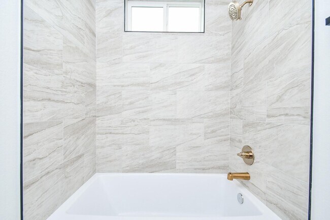 Building Photo - 4913 Nichols St