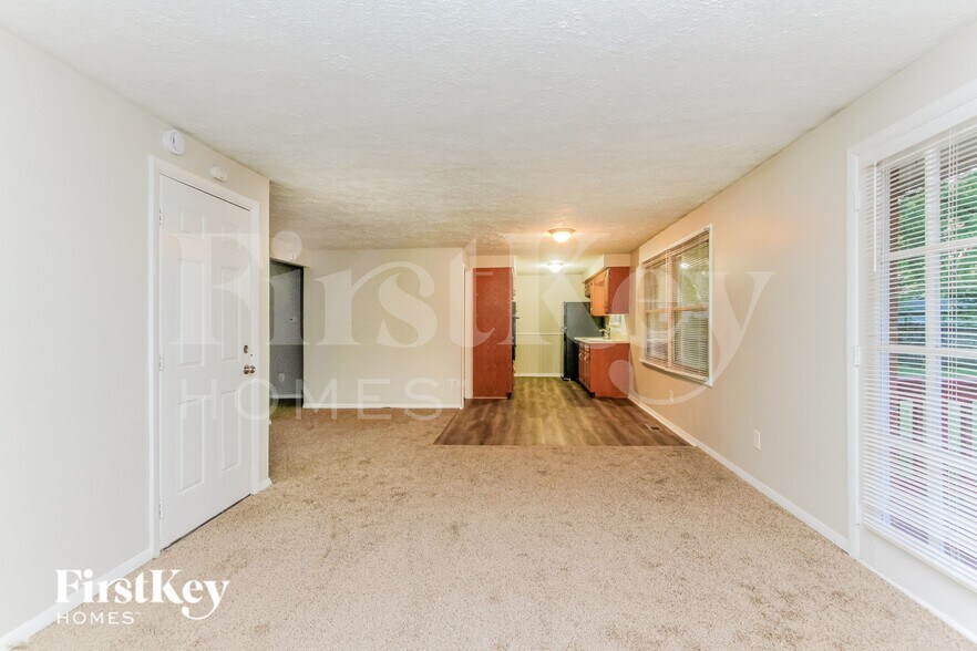 Building Photo - 11048 McDowell Dr