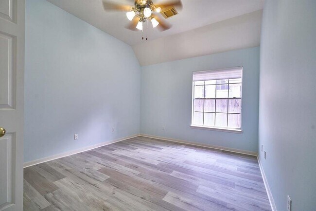 Building Photo - 4503 Oak Valley Dr