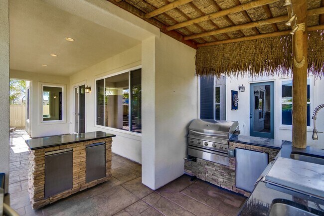 Building Photo - Beautiful 4 bedroom, 4.5 bathroom Home in the Varadero Community