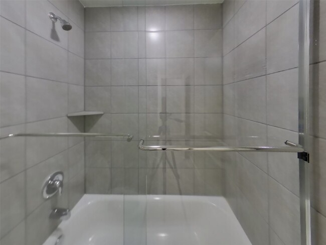 Building Photo - 9835 Willow Creek Commerce Dr