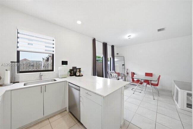 Building Photo - 24644 SW 118 Ct