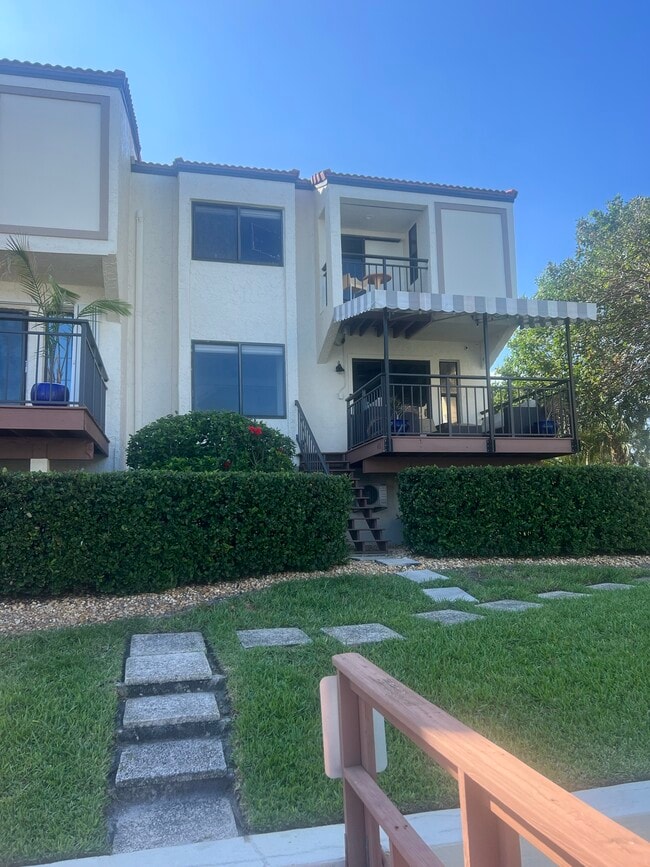 Building Photo - 240 Windward Passage