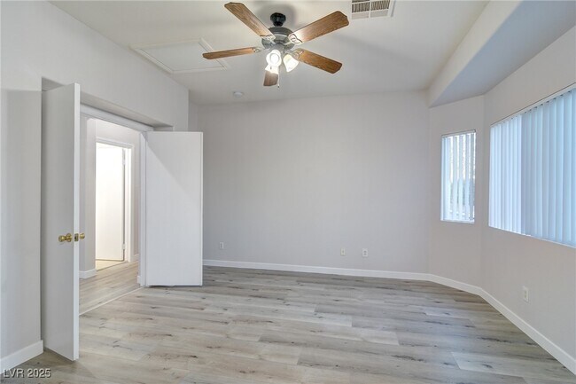 Building Photo - 952 Clear Diamond Ave