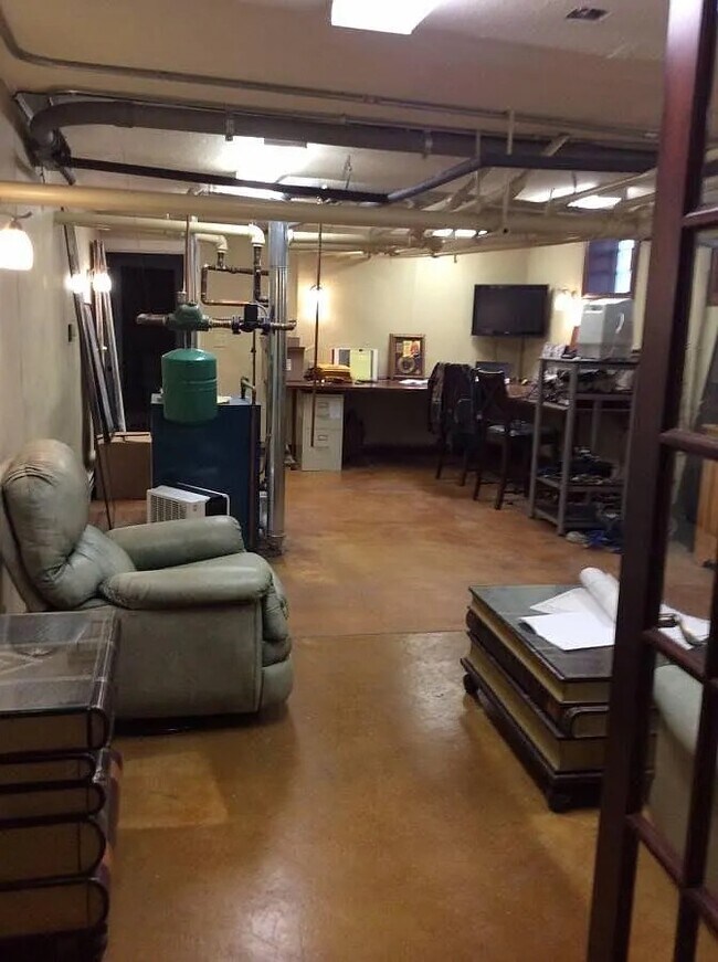 Building Photo - 2723-25-25A N Downer