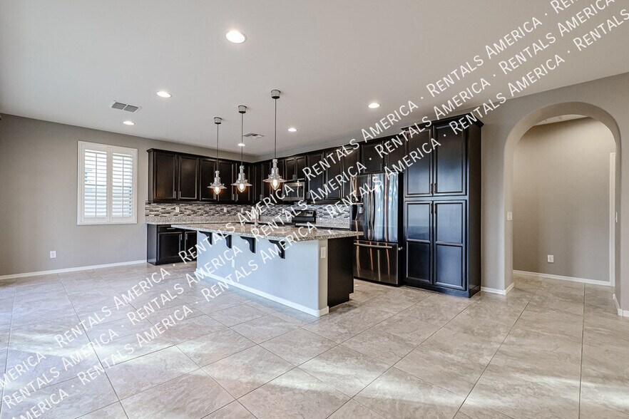 Building Photo - 4212 E Erie St