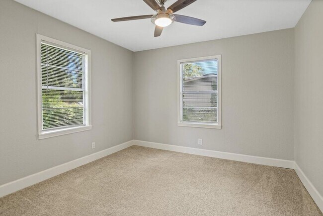 Building Photo - 3 bedroom - 2 bath. New paint, new plumbing and lighting fixtures, new bath vanities, new floorin...