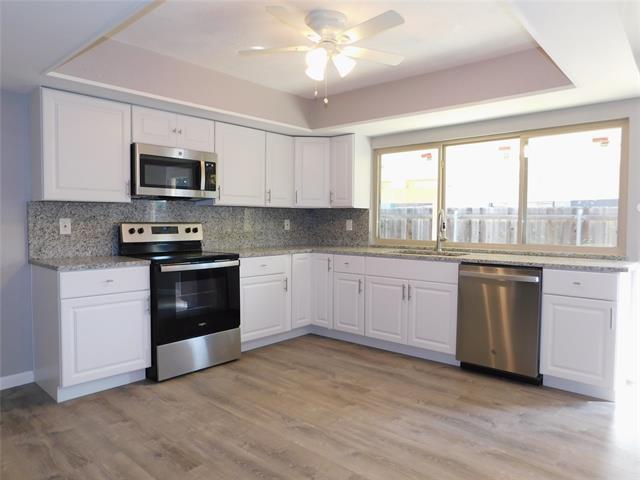 Building Photo - 1524 Carnation Dr