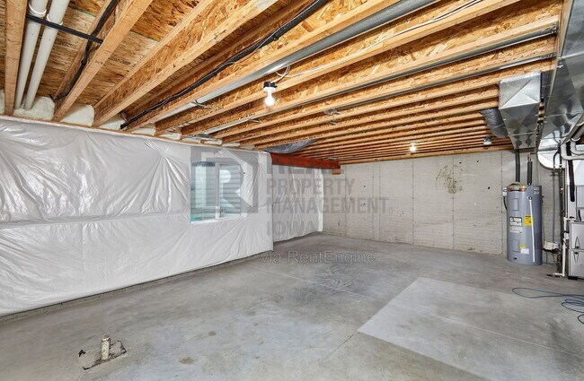 Building Photo - 9654 Turnpoint Dr