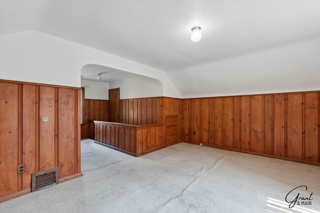 Building Photo - 3 bedroom bungalow $1250
