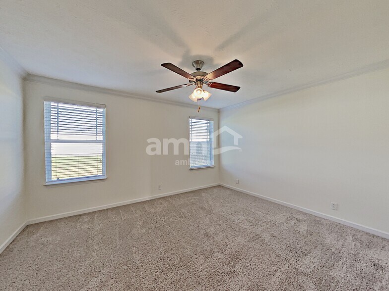 Building Photo - 1617 Ursuline Ln