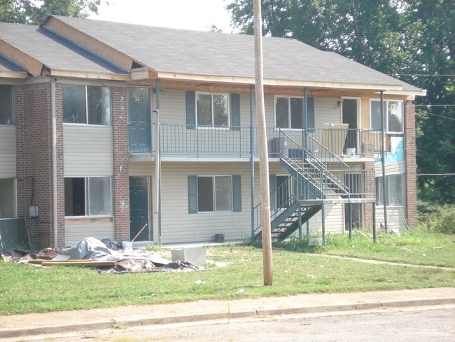 Primary Photo - Rose Garden Apartments